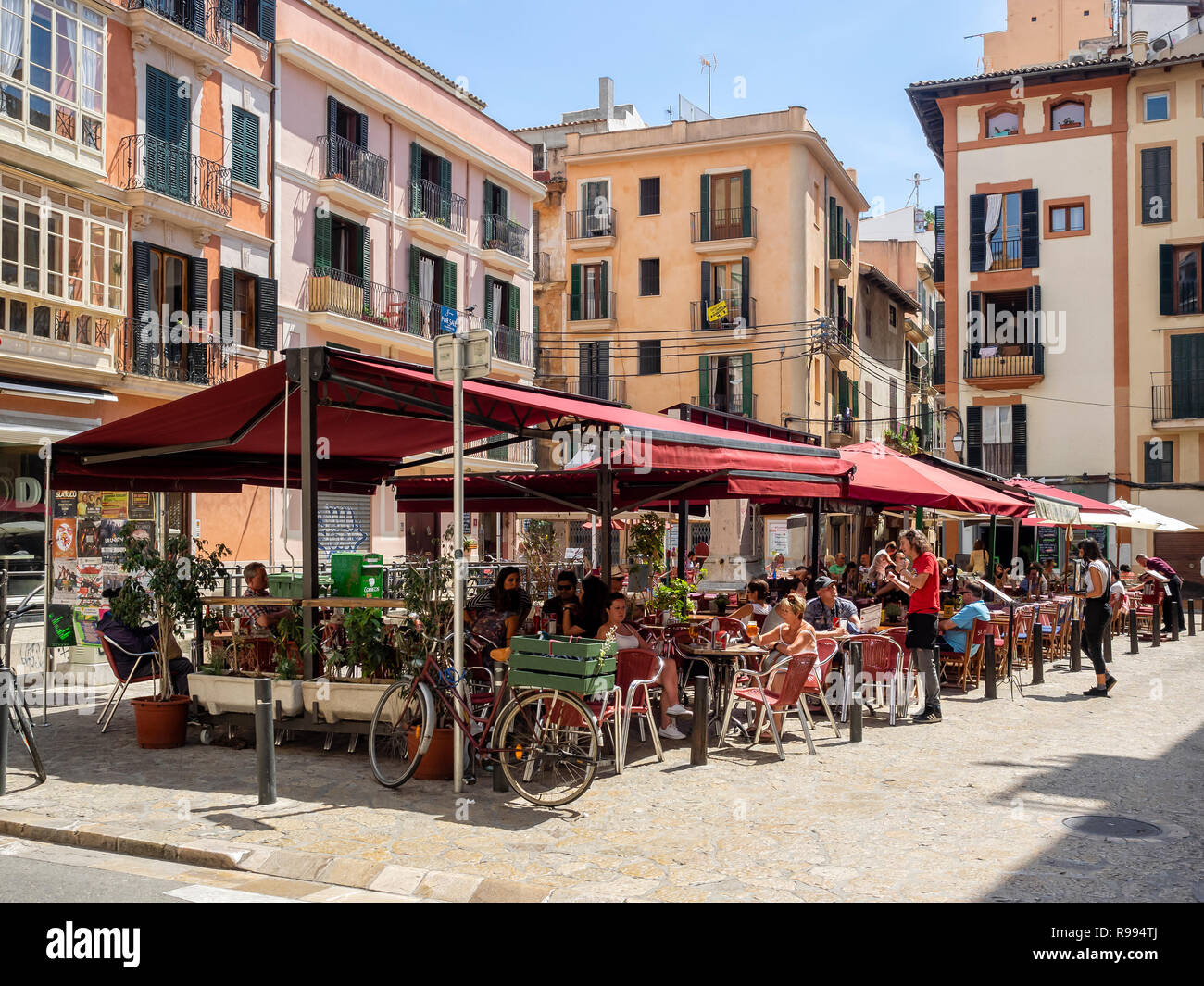 Palma De Mallorca Restaurante De Pavimento En La Bonita Plaza D
