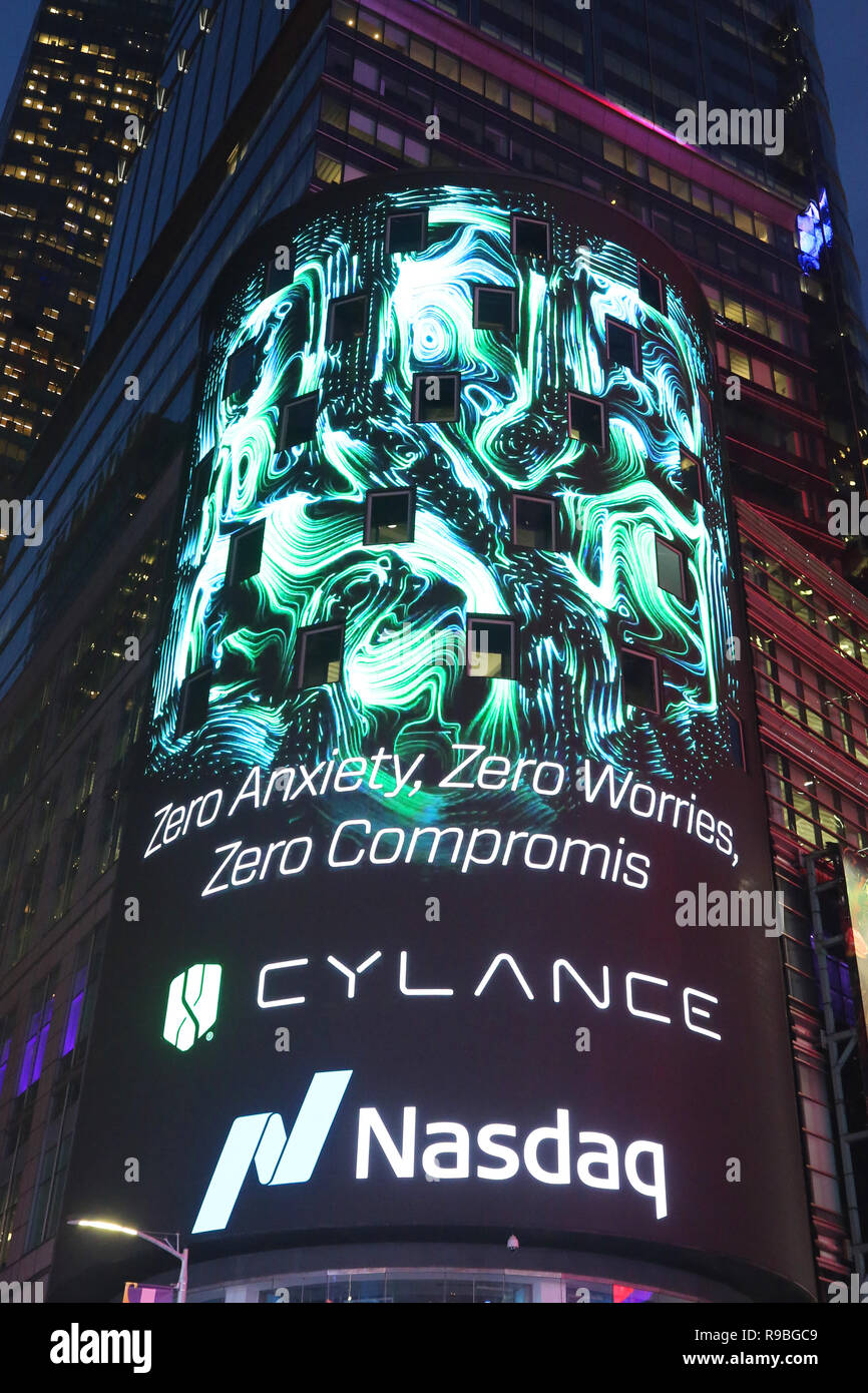 La sede de la Bolsa de Valores NASDAQ, el segundo mercado comercial más  grande del mundo en Times Square Fotografía de stock - Alamy