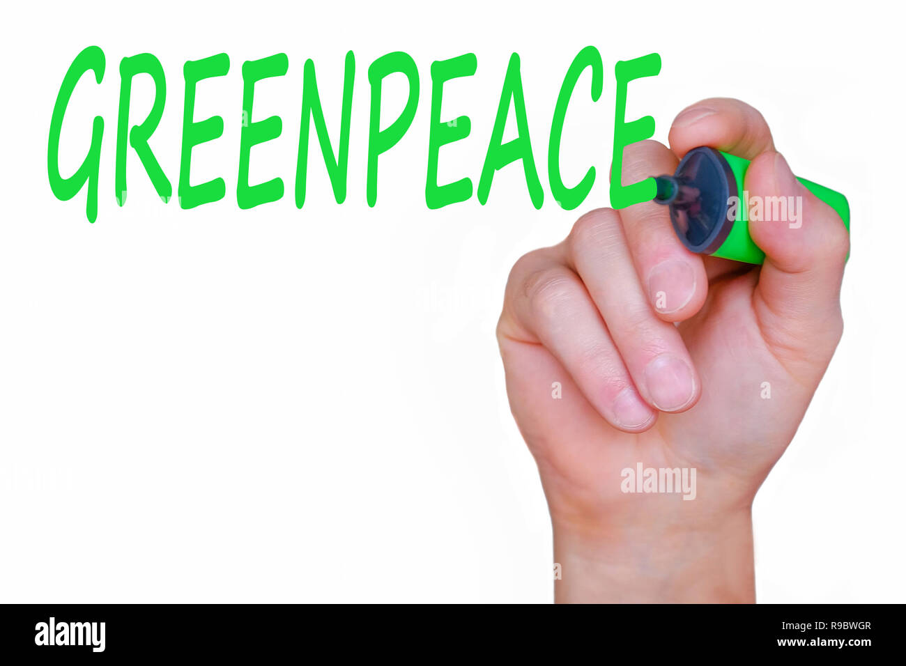 Rotulación de Greenpeace, marcador de escritura sobre el cristal. El concepto de la conservación del medio ambiente. El respeto por la naturaleza. Foto de stock