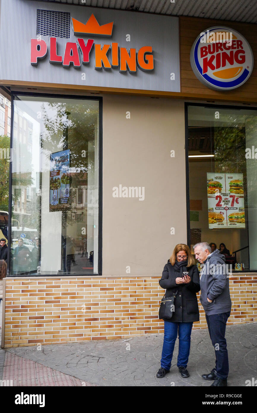 Restaurante de hamburguesas Burger King, Madrid, España Fotografía de stock  - Alamy