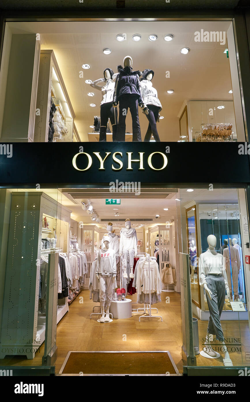 Milán, Italia - CIRCA noviembre, shopfront de Oysho tienda en Milán. Oysho es una tienda de ropa española especializada en la mujer y homewear bajo Fotografía de stock - Alamy