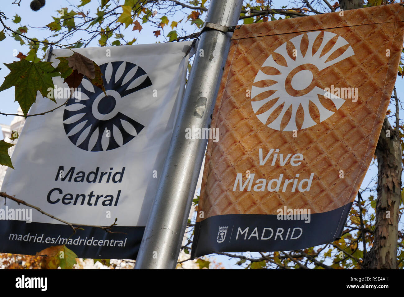 Política de calidad del aire en el distrito central de Madrid, Madrid, España Foto de stock