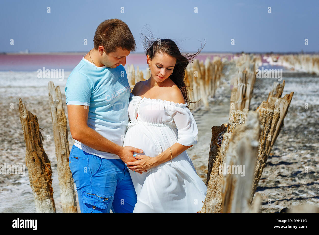 Padres Felices Esperando Bebe Fotos E Imagenes De Stock Alamy