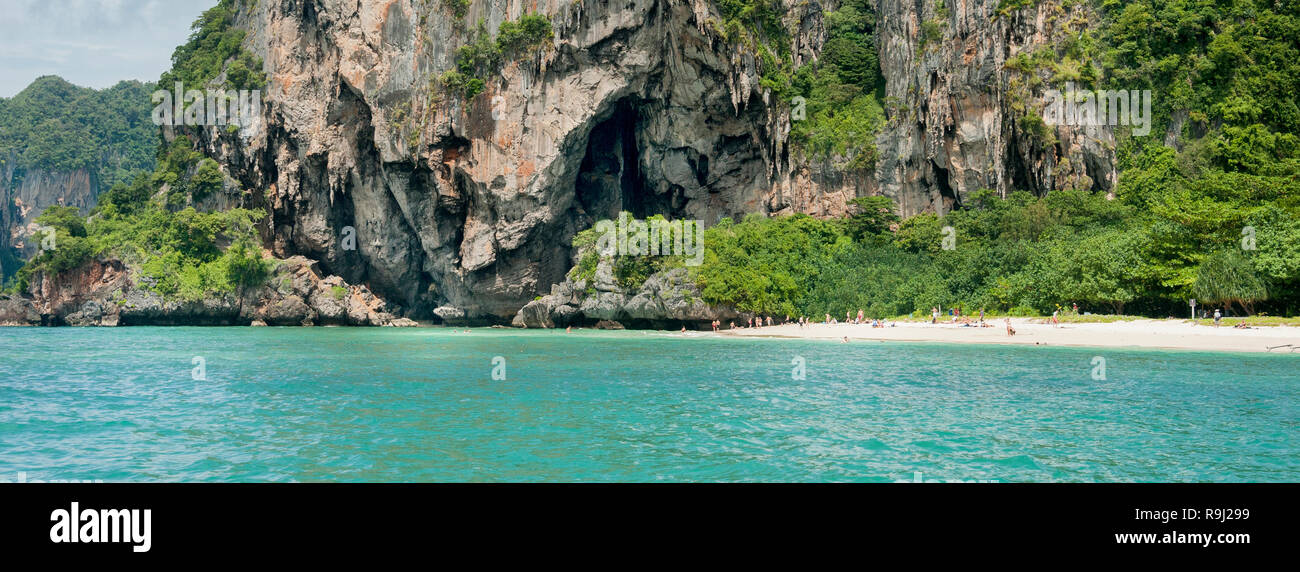Y las islas del mar del sur, la provincia de Krabi, Tailandia. Foto de stock