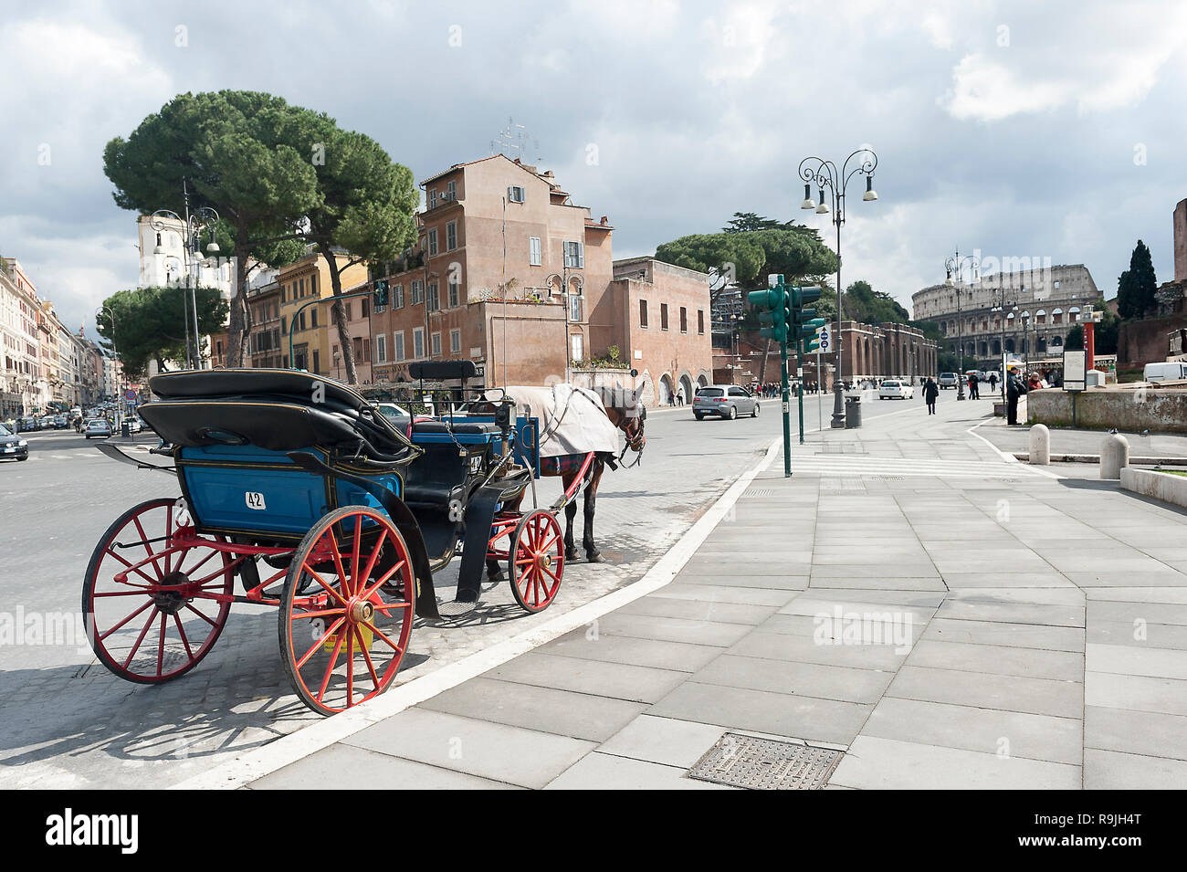 Carruaje para servir a los turistas a través de imperial, Roma. Foto de stock