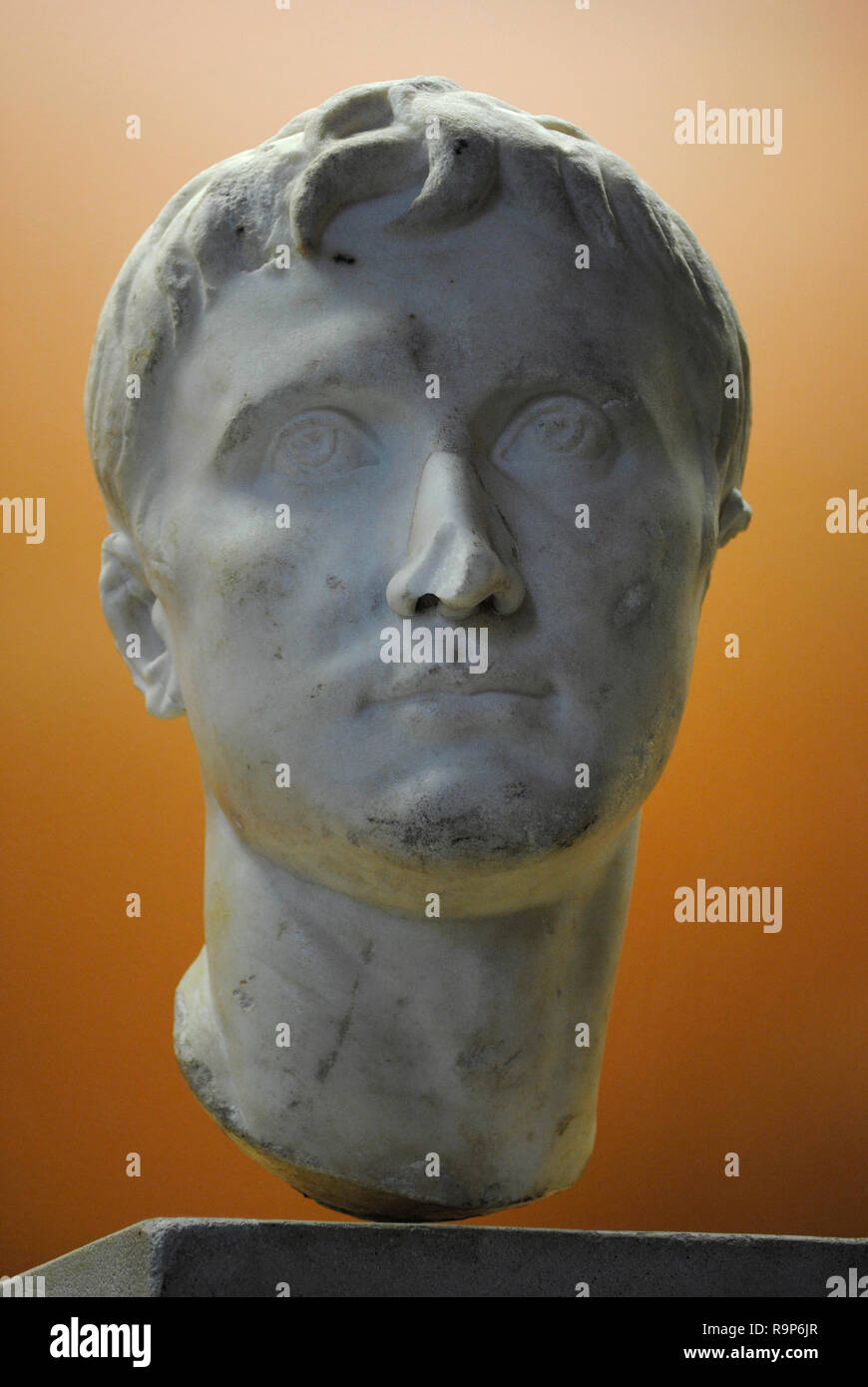 Augusto (63 AC14 DC). Roman estadista y líder militar. Primer