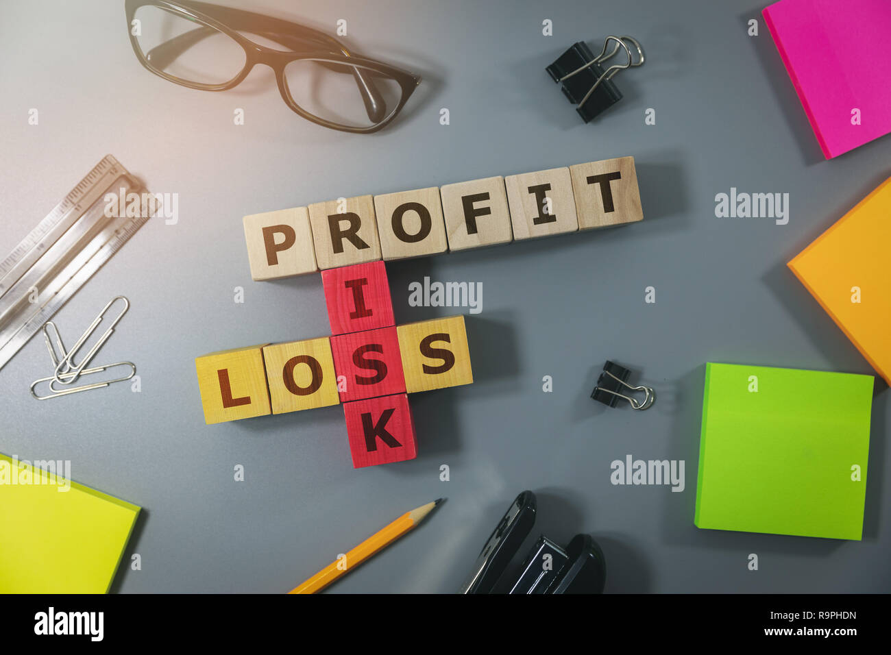 Concepto de riesgo financiero en Inversión y Negocios Foto de stock