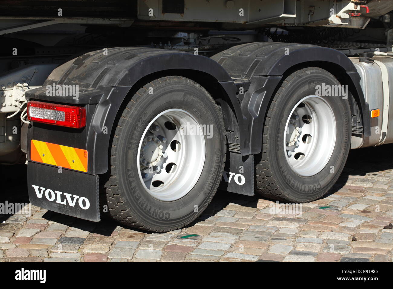 Lkw Reifen Fotos e Imágenes de stock - Alamy