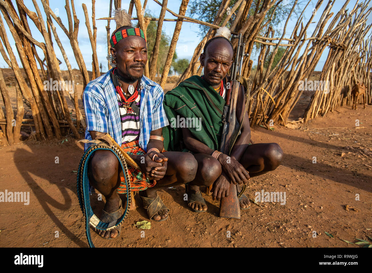 Hamar tribu protección en Valle de Omo, Etiopía Foto de stock