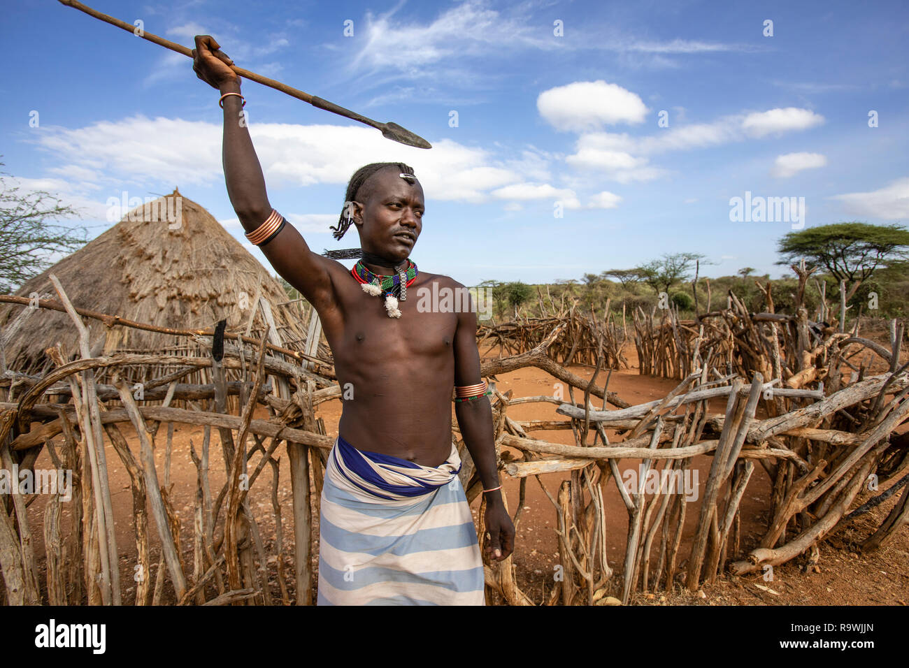 Hamar guerrero de la tribu del valle de Omo, Etiopía Foto de stock