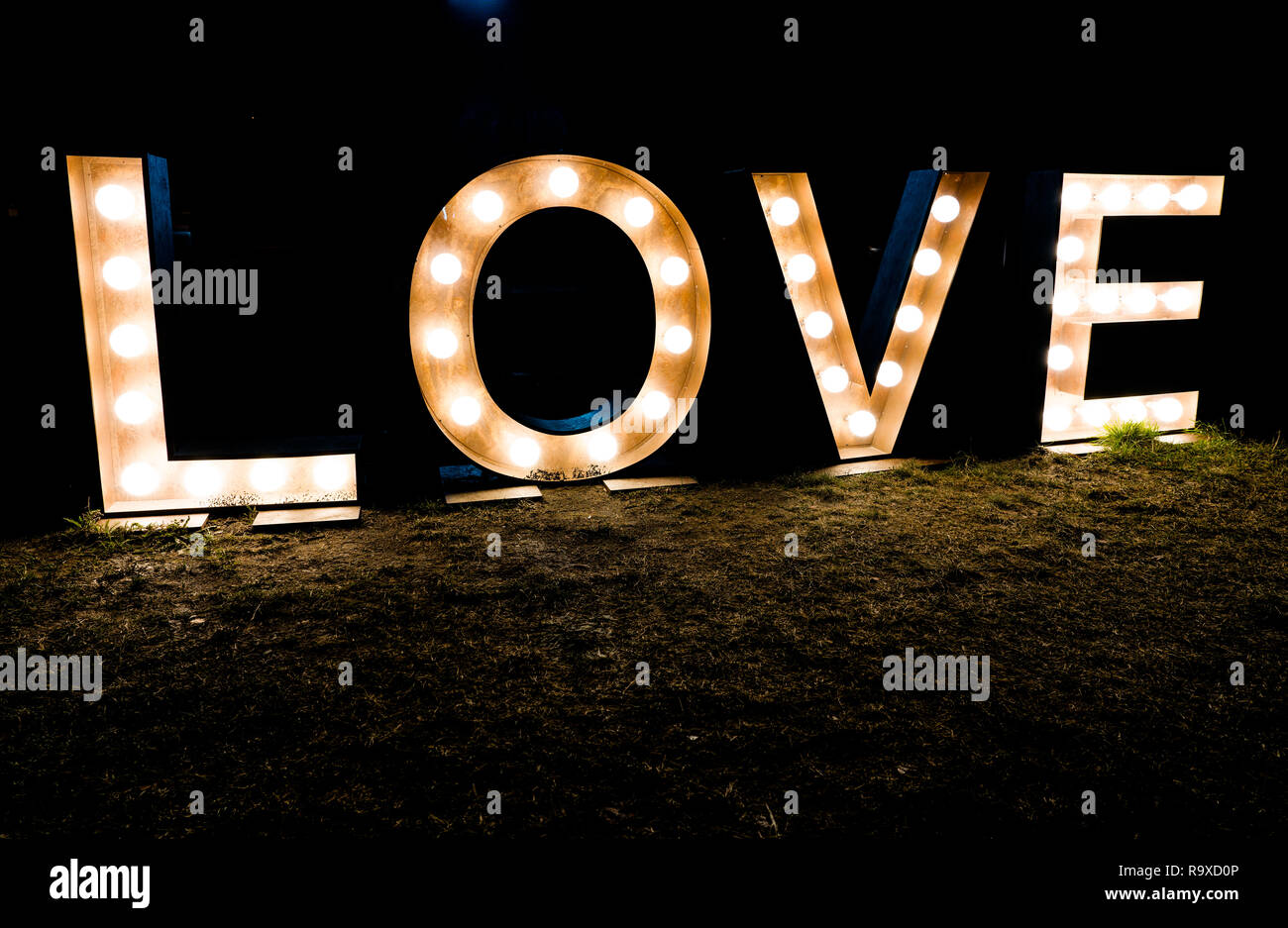 Love written fotografías e imágenes de alta resolución - Página 11 - Alamy