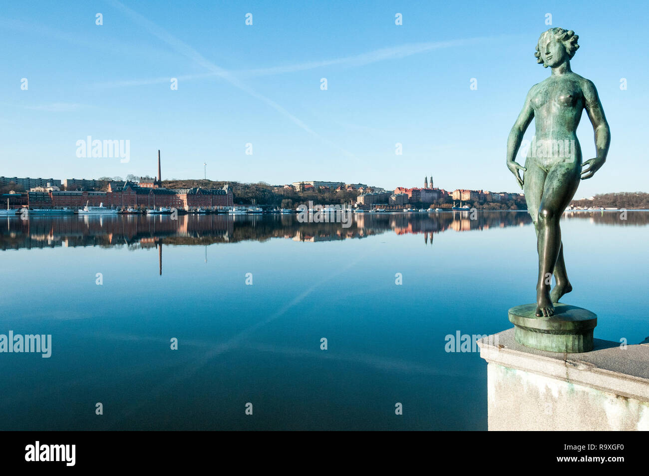 Vista desde el muelle del Ayuntamiento de Estocolmo, cerca del Lago Malaren, Estocolmo, Suecia, 12 de octubre de 2016. Foto de stock