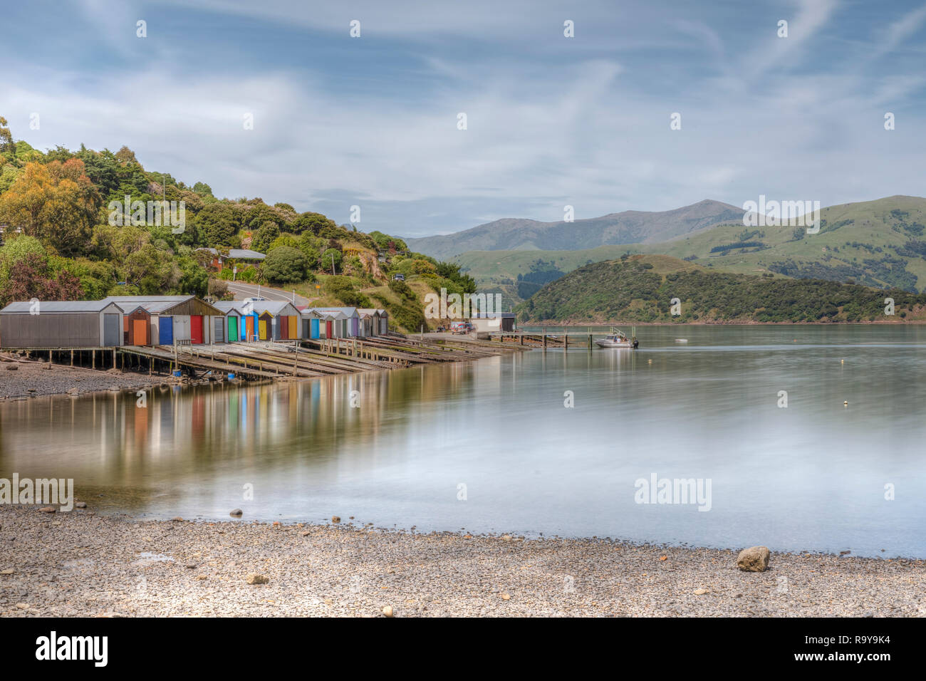 Akaroa, el Banco de la península, Christchurch, Isla del Sur, Nueva Zelanda Foto de stock