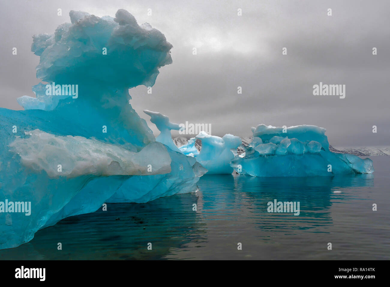 El hielo del mar frente a la costa de Groenlandia Foto de stock