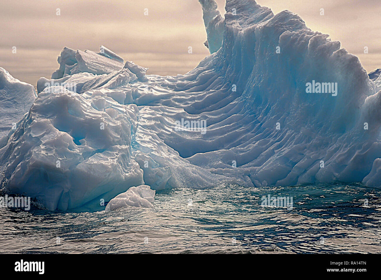 El hielo del mar frente a la costa de Groenlandia Foto de stock