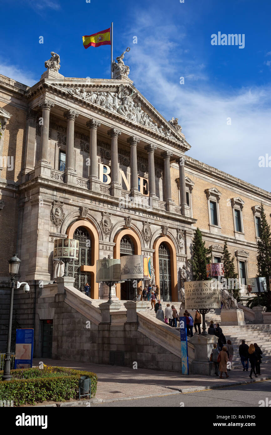 España, Madrid, Biblioteca Nacional de España - Biblioteca Nacional de España fundada por el rey Felipe V En 1712, arquitectura neoclásica, entrada principal Foto de stock