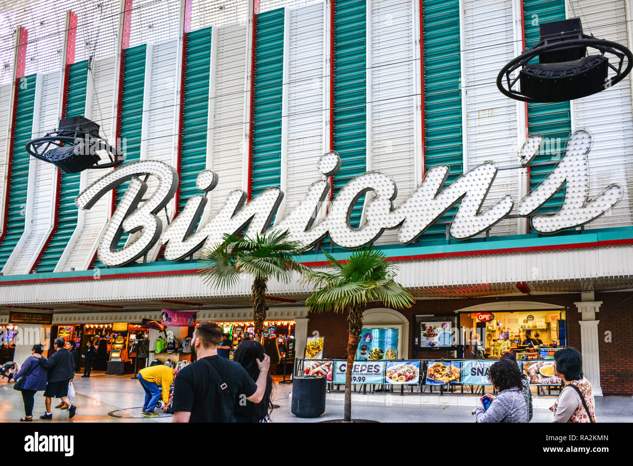 Entrada al mundialmente famoso Binion's Gambling Hall and Hotel, una vendimia casino localizado en el Fremont Street Experience, en el centro de Las Vegas, NV Foto de stock