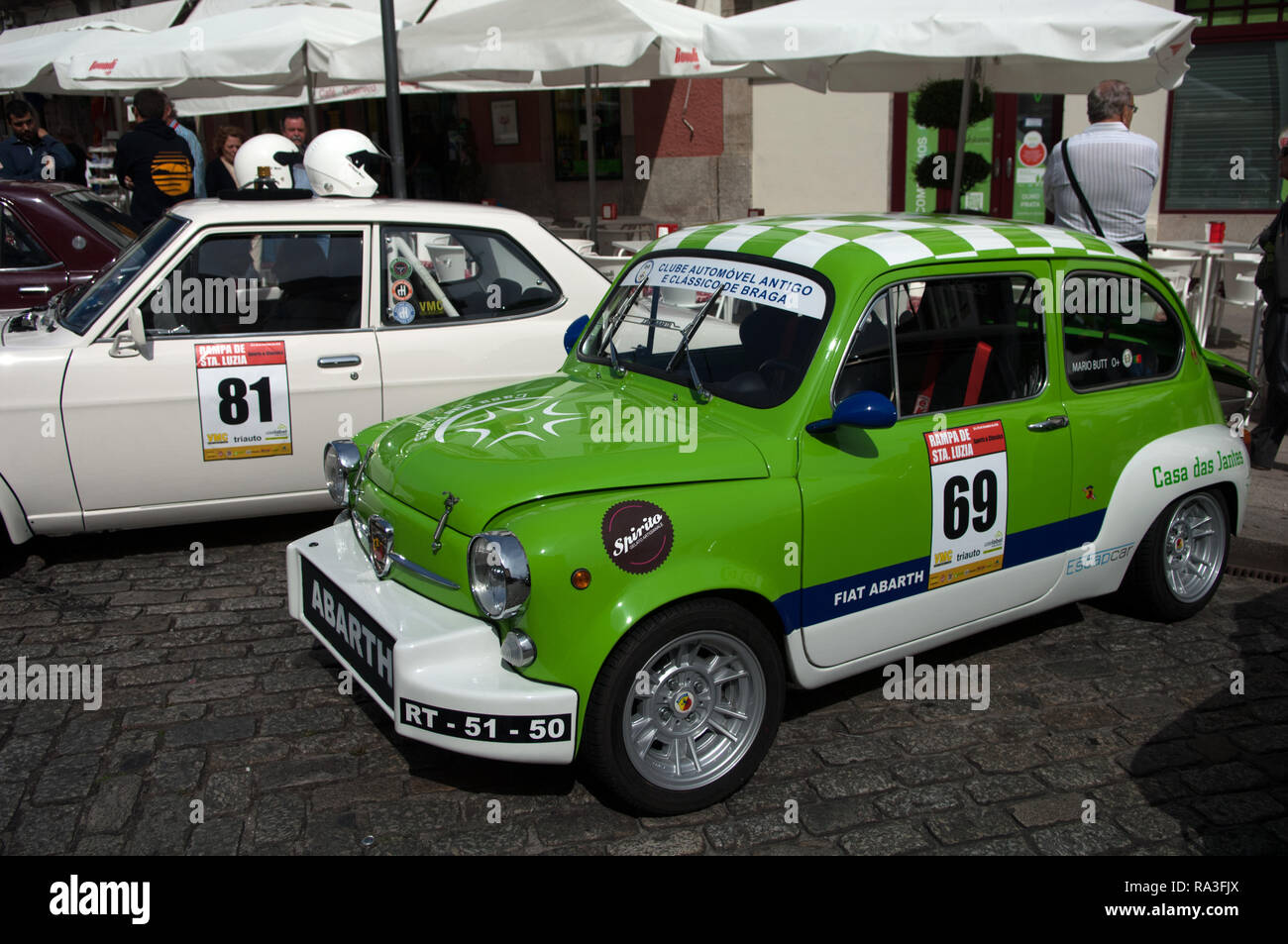 Un verde Fiat Abarth rally car Fotografía de stock - Alamy