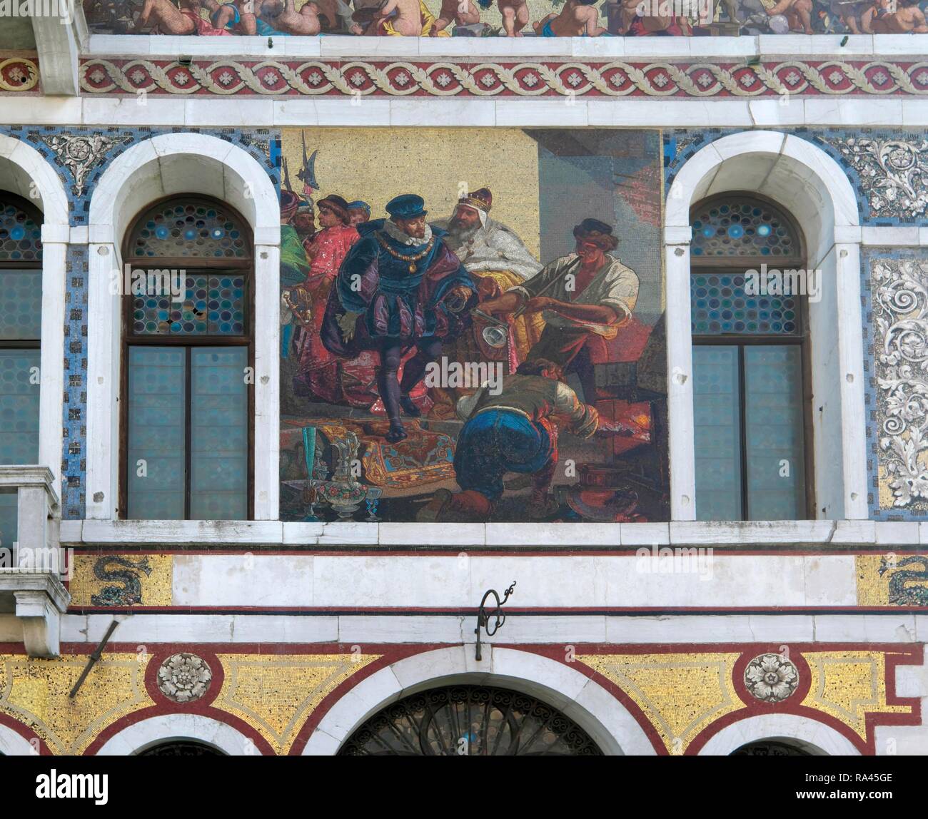 Pinturas de mosaico en la fachada, el palacio Barbarigo, el Canal Grande, Venecia, Véneto, Italia Foto de stock