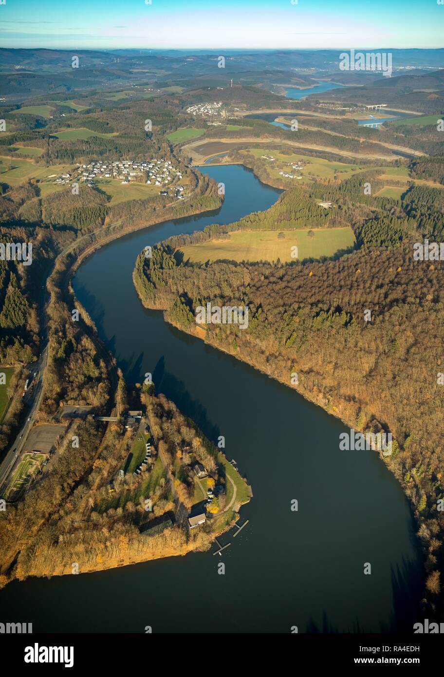 Vista aérea, cuenca sur, Biggesee, Biggetalsperre, depósito, Olpe, Sauerland, Renania del Norte-Westfalia, Alemania Foto de stock