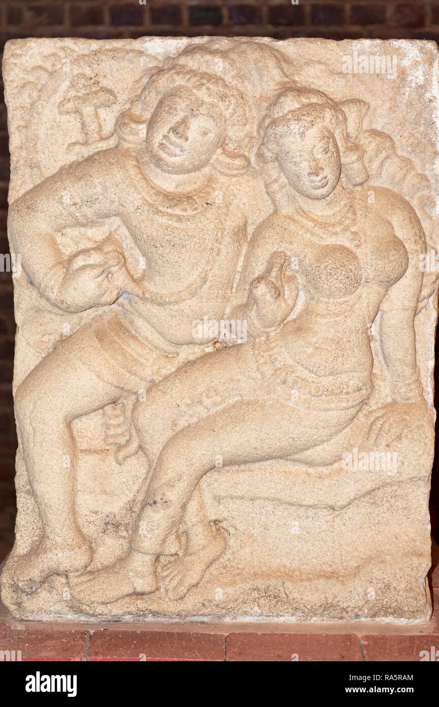 Los amantes de socorro, amantes, Príncipe Heredero Saliya y Asokamala, Templo Isurumuniya Vihara, Anuradhapura, norte y centro de la provincia Foto de stock