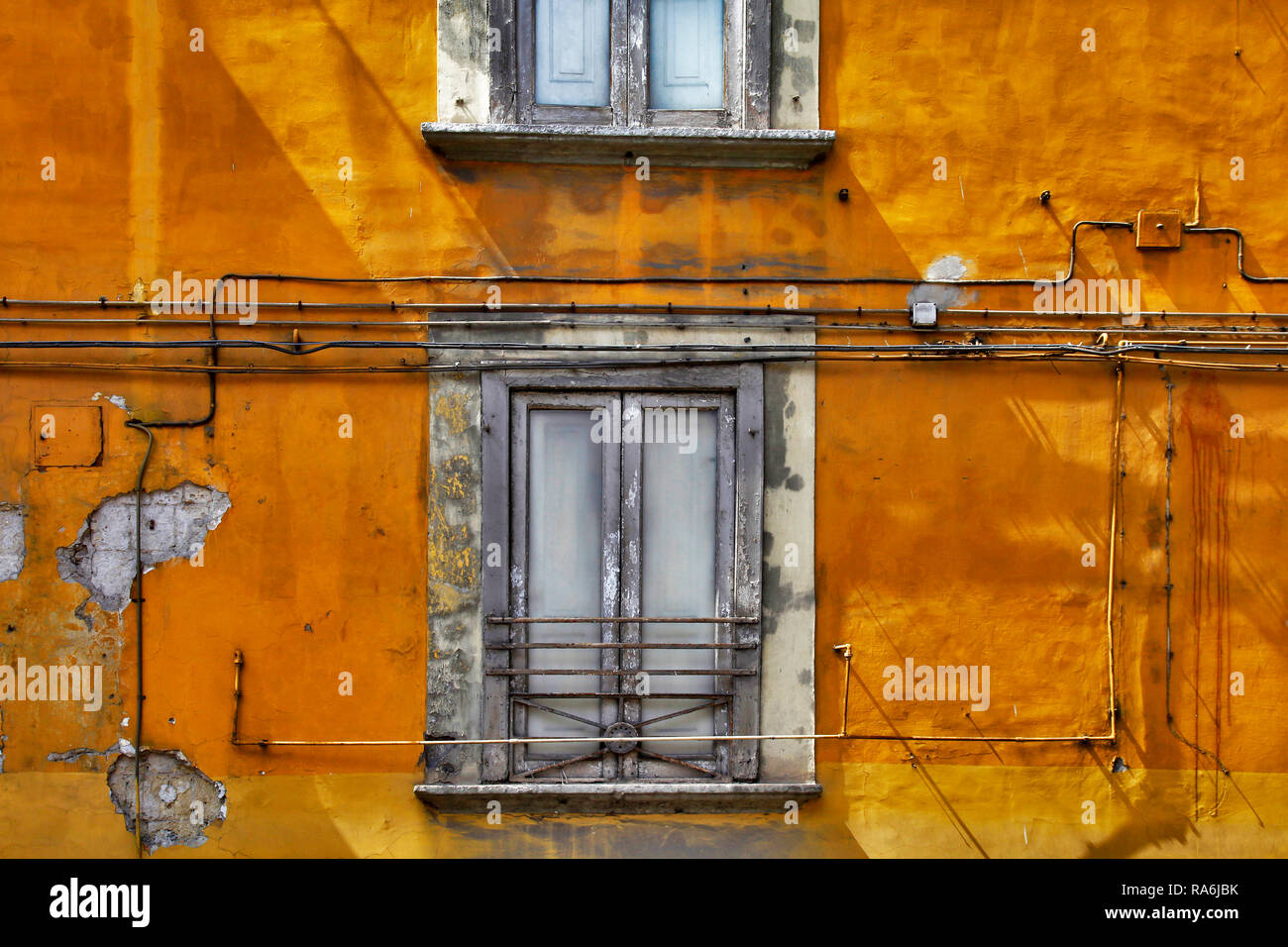 En Hausfassade Neapel Foto de stock