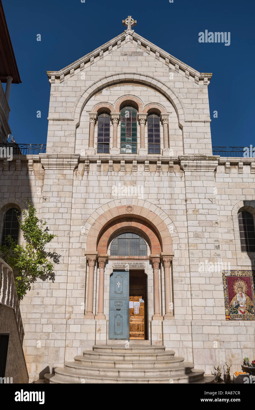 Fachada de la Iglesia armenia de Nuestra Señora del Espasmo. Jerusalén, Israel Foto de stock