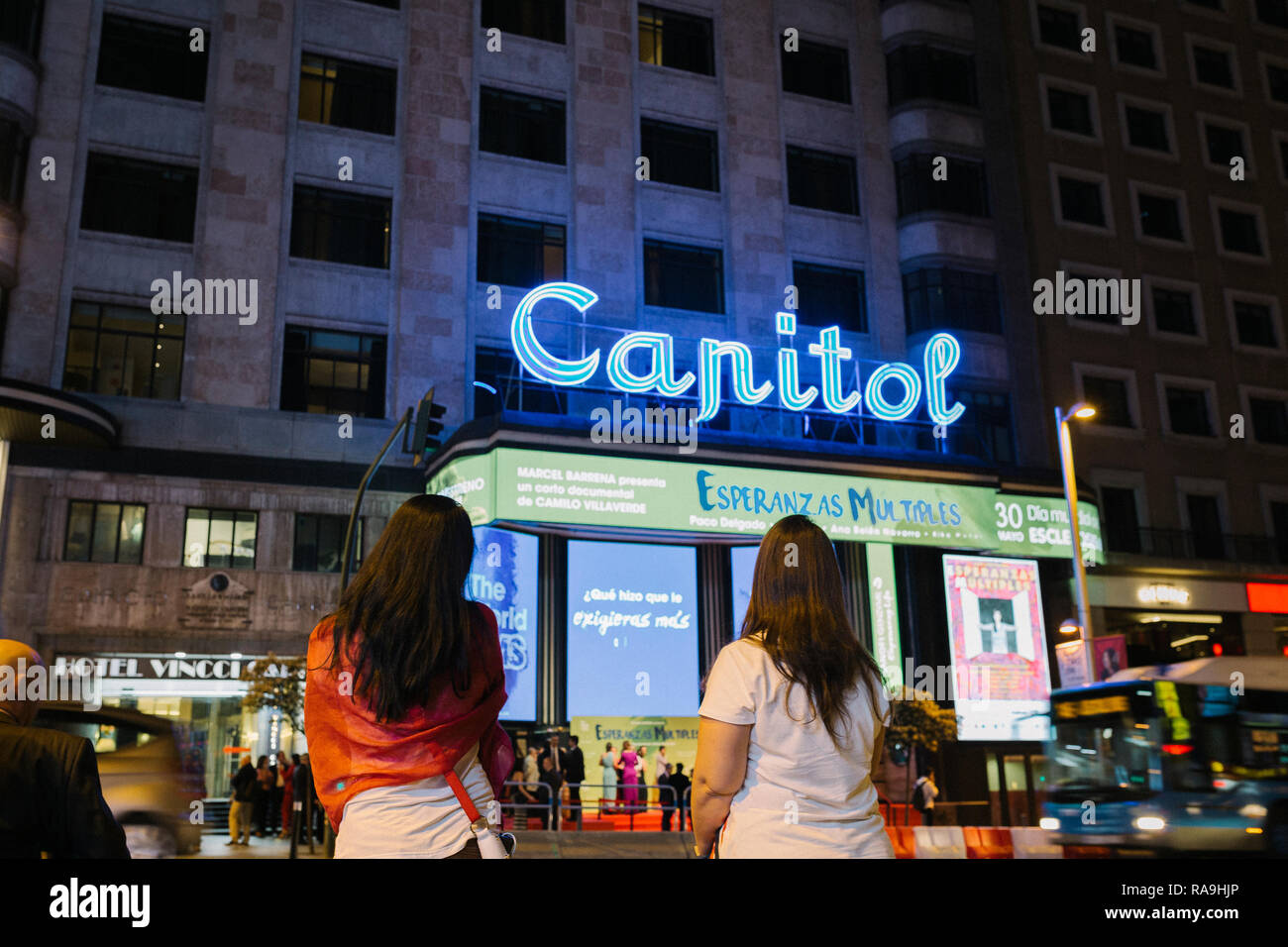 Madrid, España -09 de mayo de 2018- Capitol Cinema en la calle Gran vía Foto de stock
