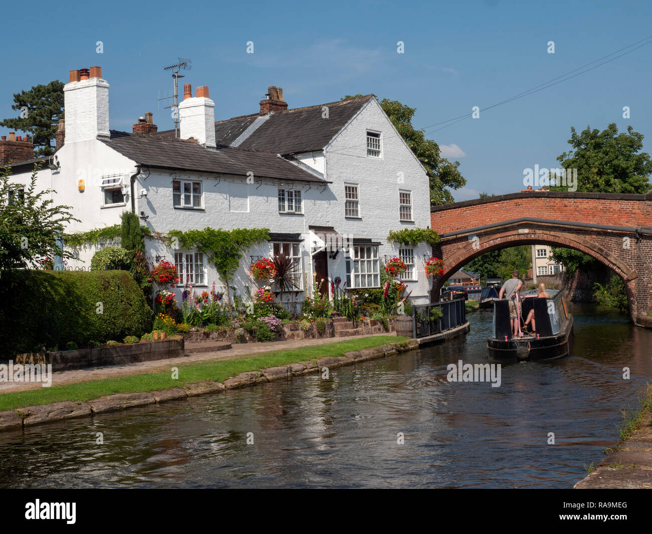 Casa de Bridgewater y Bridgewater Canal en Lymm, Cheshire, Inglaterra, Reino Unido. Foto de stock