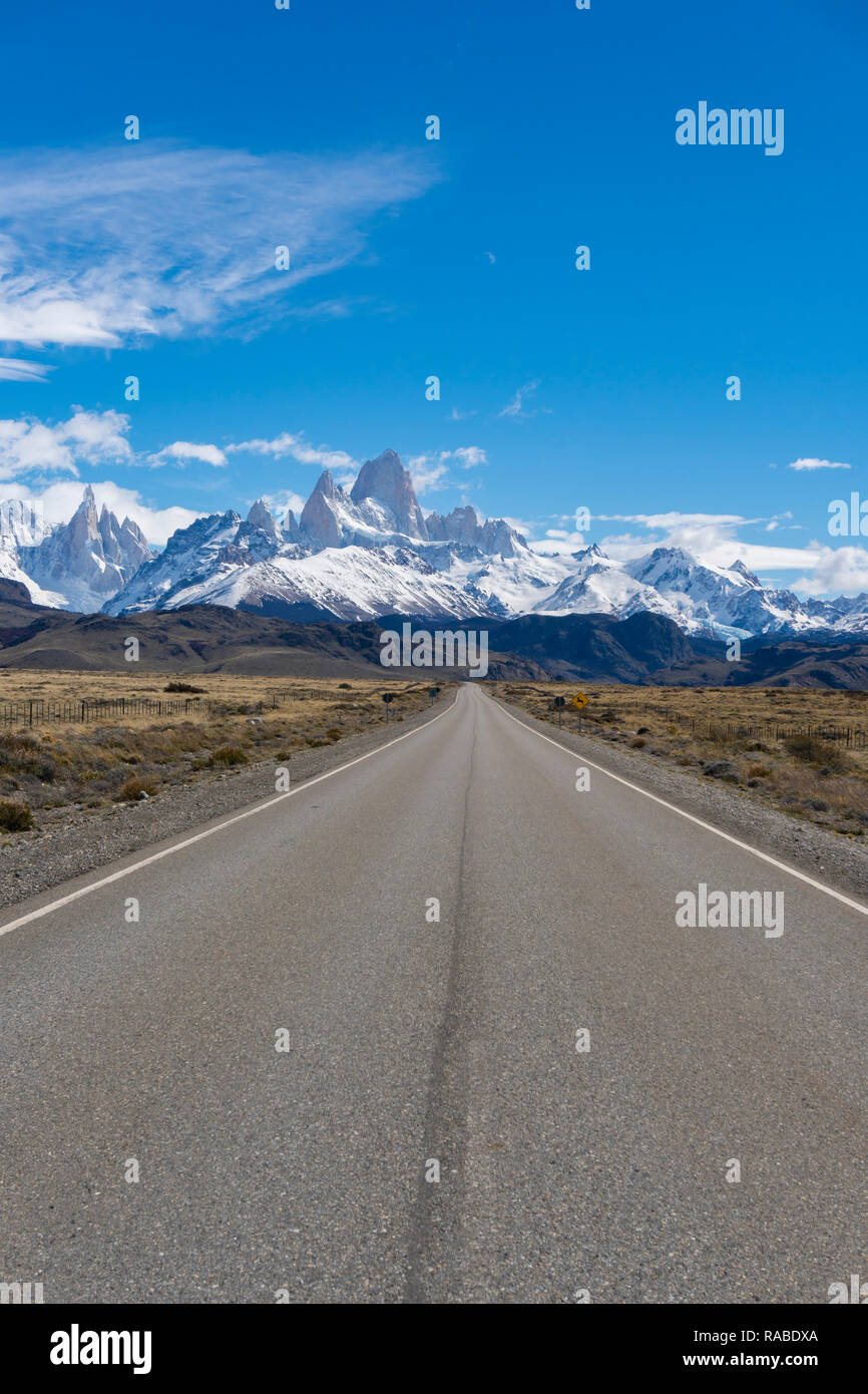 Camino al Monte Fitz Roy en Argentina Foto de stock