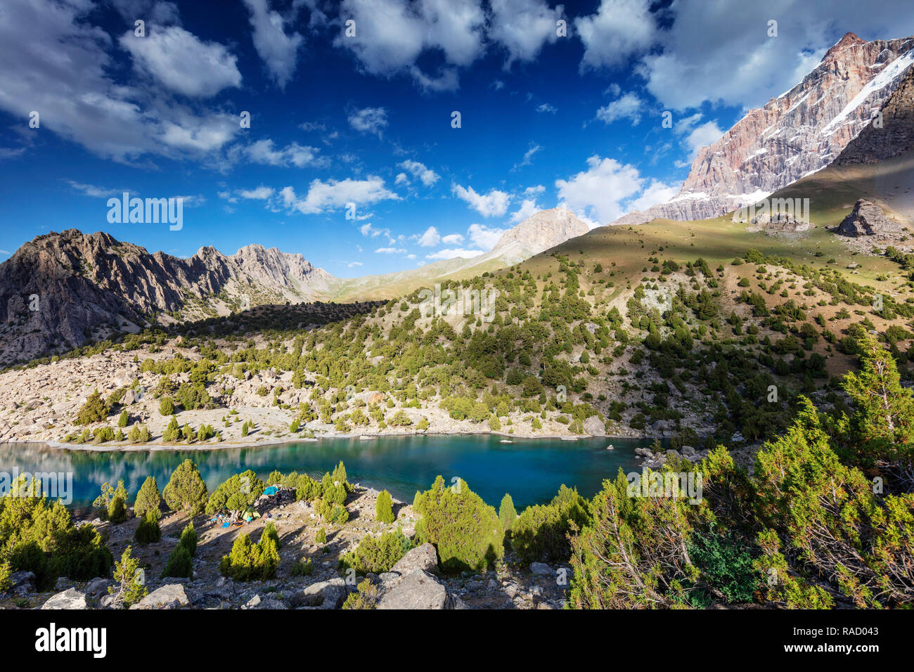 Alaudin lago, montañas de ventilador, Tayikistán, en Asia Central, Asia Foto de stock