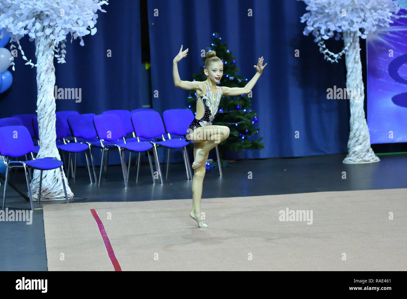 Orenburg, Rusia - 25 De Marzo 2017 Año: Las Niñas Compiten En Patinaje  Artístico extensiones Orenburg Fotos, retratos, imágenes y fotografía de  archivo libres de derecho. Image 84841092