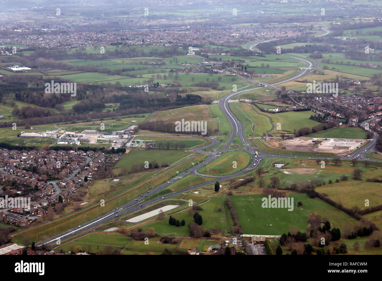 Vista aérea de la A555, Carretera de Socorro del aeropuerto de Manchester, Reino Unido Foto de stock
