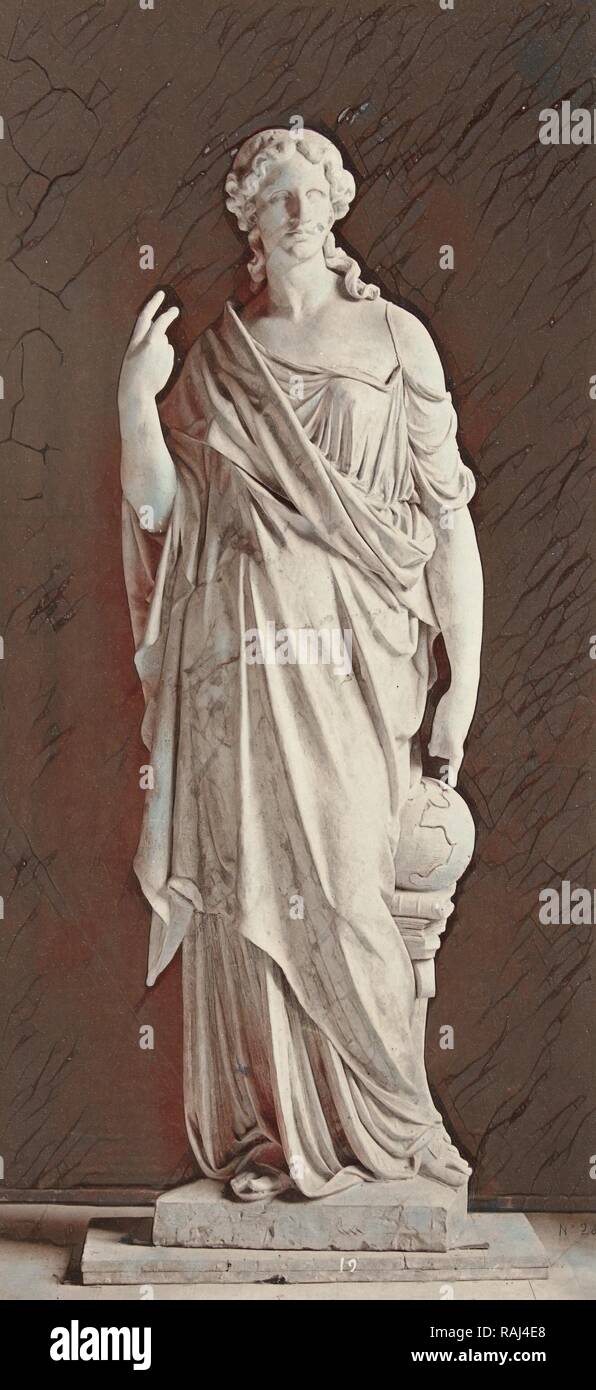 Estatua de mármol de una mujer en vestido de cuello alto, con su mano  derecha apuntando a un globo y su mano izquierda apuntando en reinventado  Fotografía de stock - Alamy