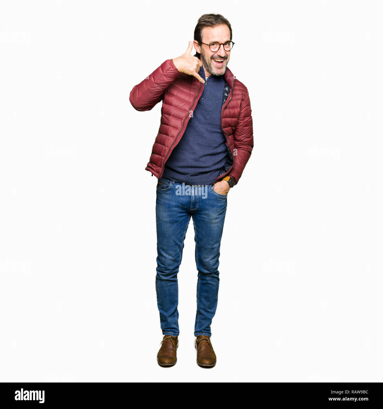 Como Hacer Que El Teléfono De Señal De Comunicando Hombre haciendo llamada en el móvil Imágenes recortadas de stock - Alamy