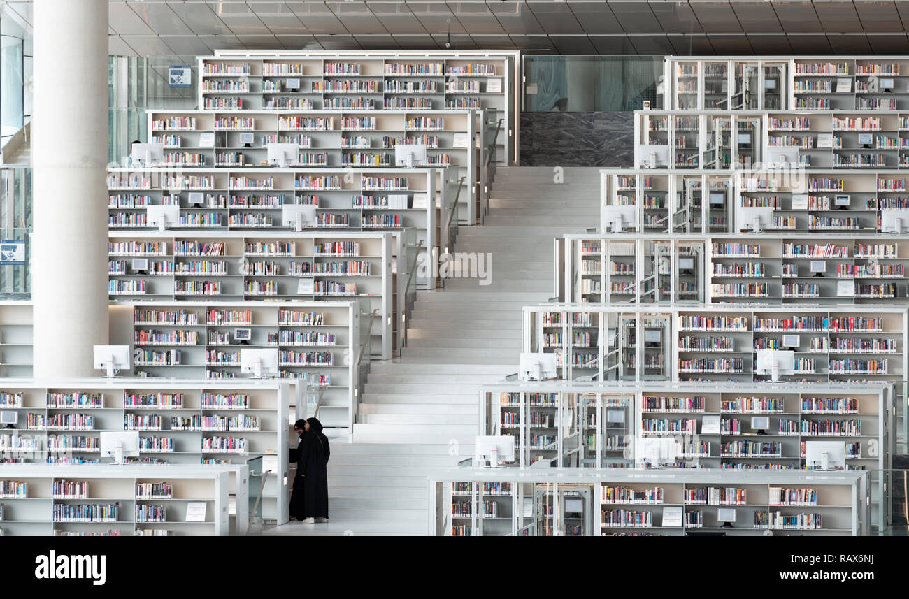 La nueva Biblioteca Nacional de Qatar en la ciudad de la educación, Doha, Qatar. El arquitecto Rem Koolhaas. Foto de stock