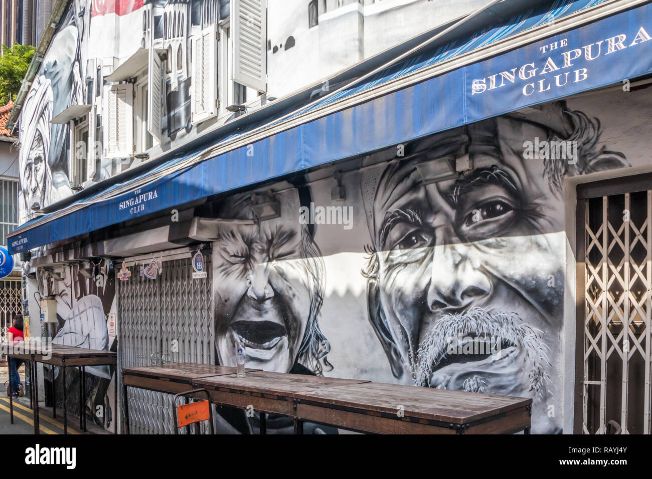 Singapur - 22 de diciembre de 2018: Haji lane murales en las paredes de la Singapore club. Esto es en la zona de Kampong Glam Foto de stock