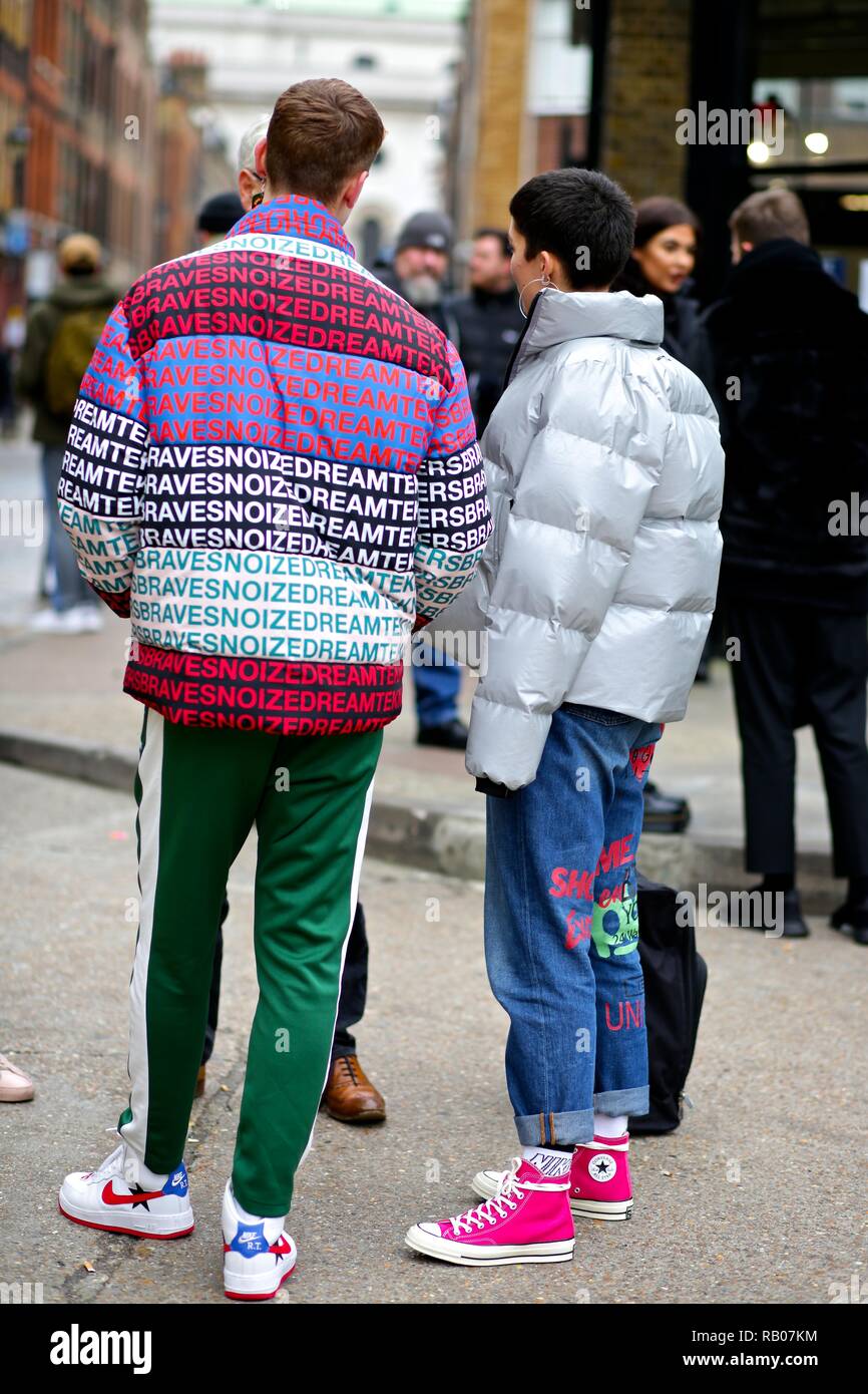 Londres, Reino Unido. 5 de enero de 2019. La Semana de la Moda de Londres  para hombres.Street Fashion Week Style-London Men's AW19, 5 ene 2019-UK  Credit: sherion mullings/Alamy Live News Fotografía de