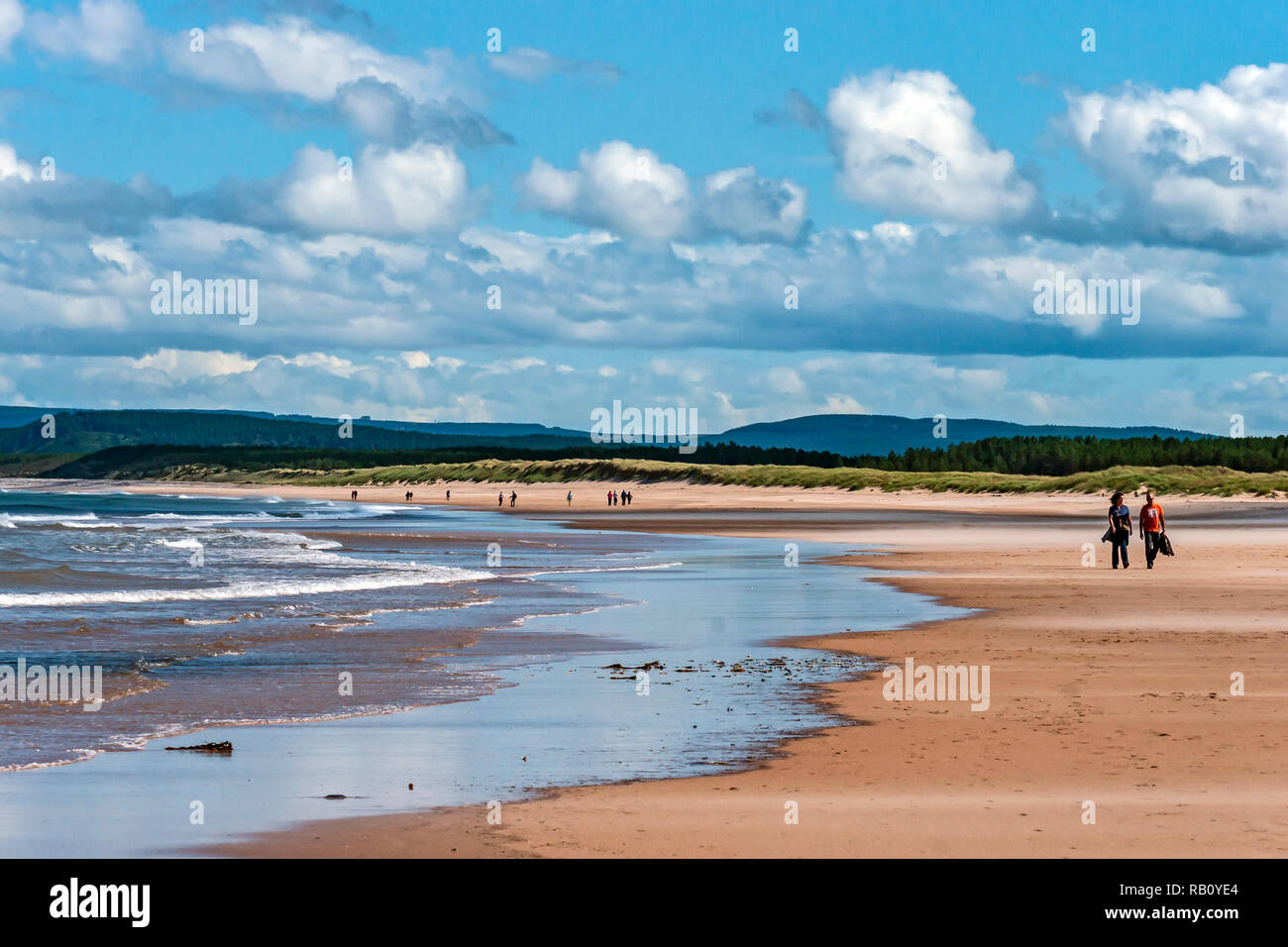 Moray Lossiemouth Escocia con extensa playa y vistas de Moray Firth y Mar del Norte Foto de stock