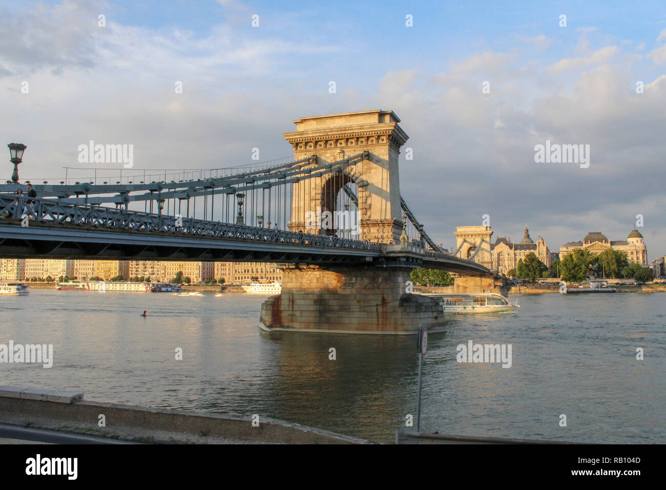 Puente de las cadenas, Budapest (Hungría) Foto de stock