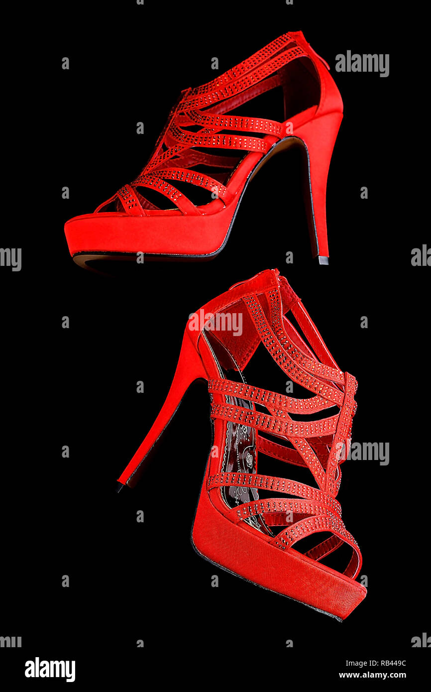 Tacones De Aguja Rojos Fotos e Imágenes de stock - Alamy
