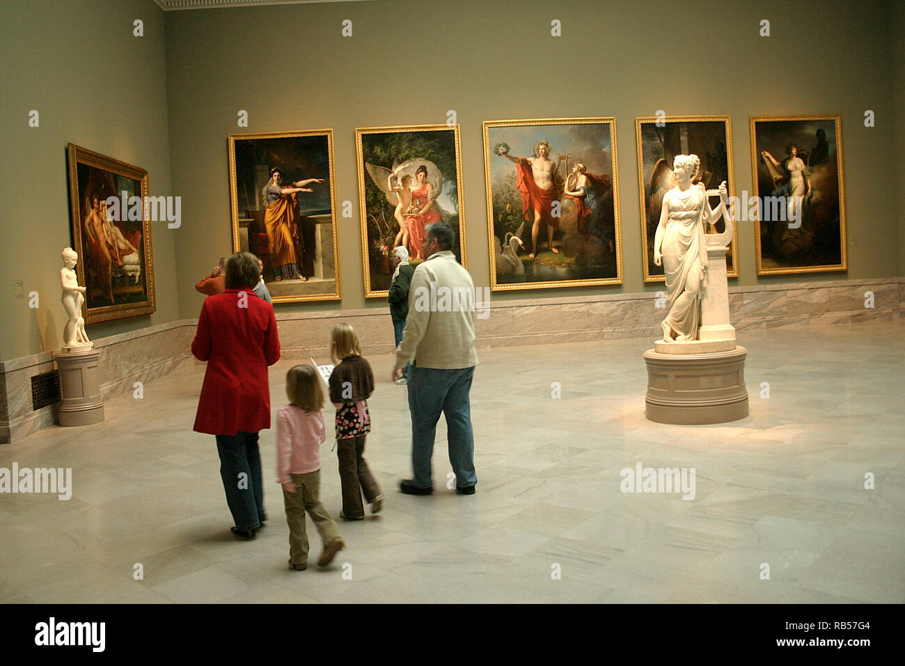 Cleveland, OH, EE.UU. Visitantes del Museo de Arte de Cleveland Foto de stock