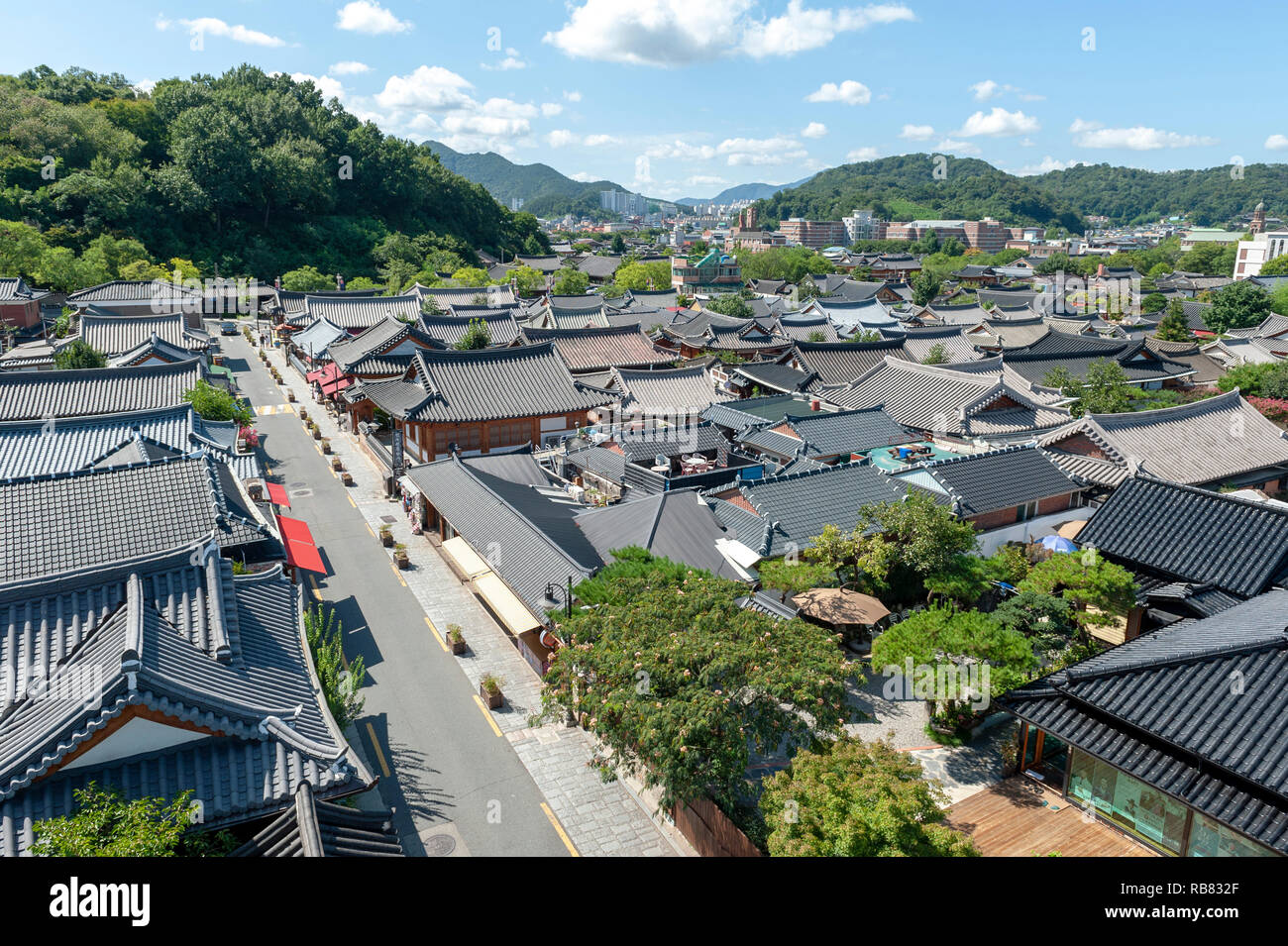 View of jeonju hanok village in korea fotografías e imágenes de alta
