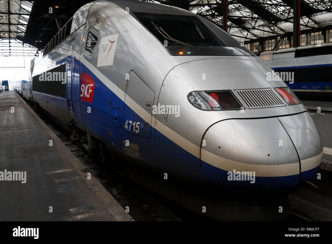 El TGV (Tren de Alta Velocidad), operado por la SNCF. Gare de Lyon. París. Francia. Foto de stock