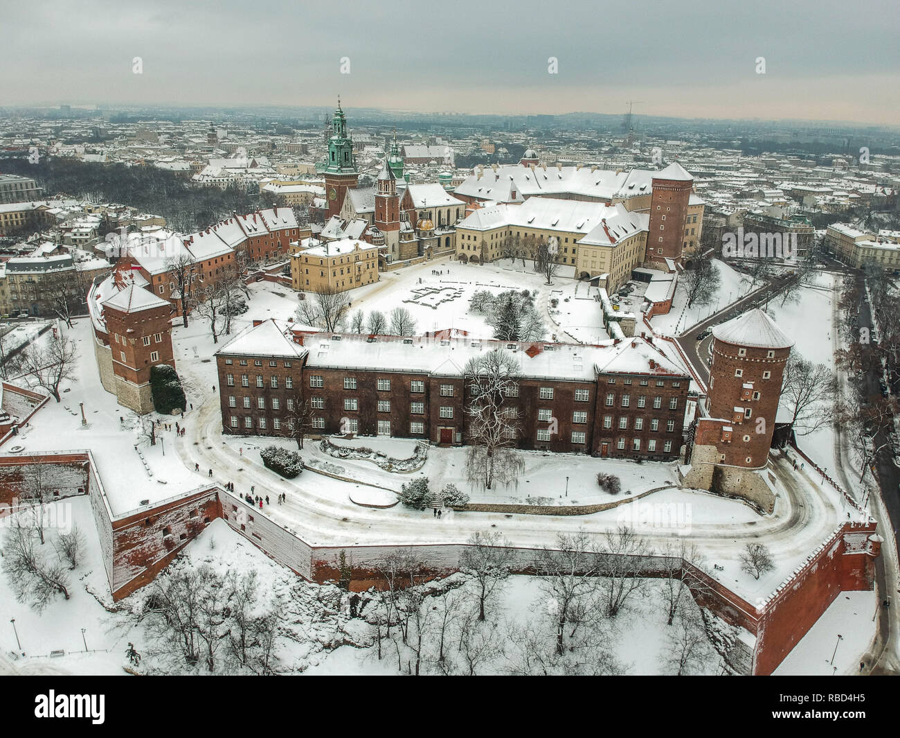 Enero 9 2019 Cracovia Polonia Una Vista General Del Castillo Wawel Cubierta Con Nieve Credito De La Imagen C Omar Marques Sopa De Imagenes A Traves De Zuma Wire Fotografia De Stock Alamy