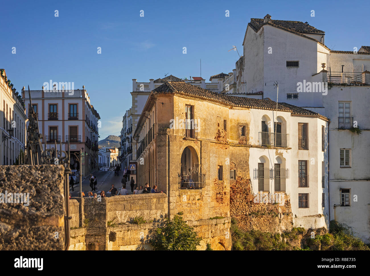 Ronda, provincia de Málaga, Andalucía, España. El casco antiguo de la ciudad. Foto de stock