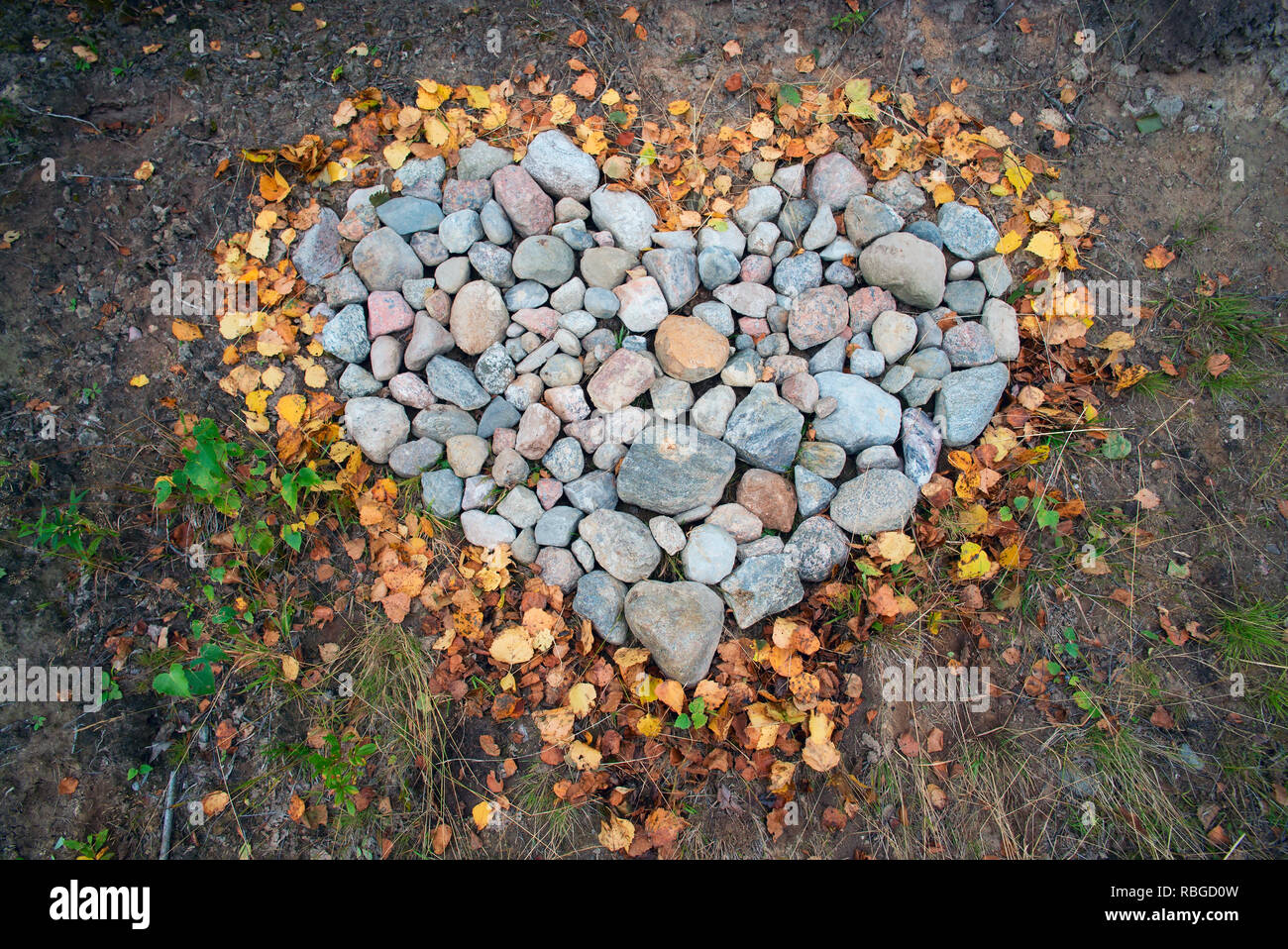 Corazón hecho de piedra fotografías e imágenes de alta resolución - Alamy