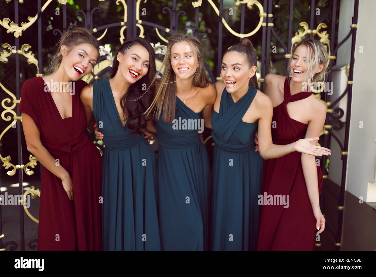 Vestido de damas de honor fotografías e imágenes de alta resolución - Alamy