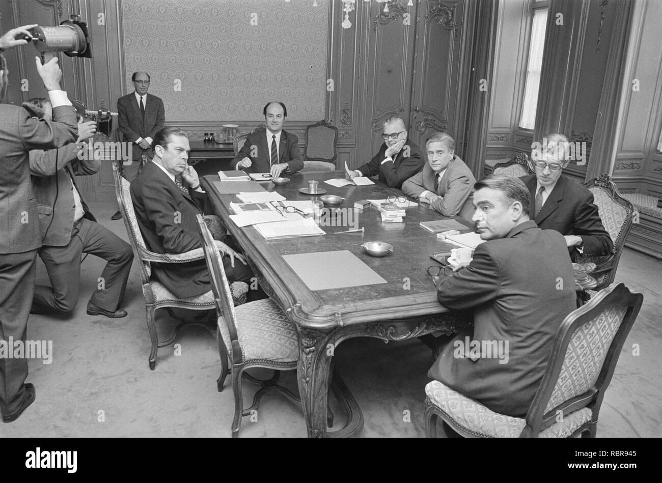 Aan De Tafel V L N R Biesheuvel Aantjes Arp Geertsema Vvd
