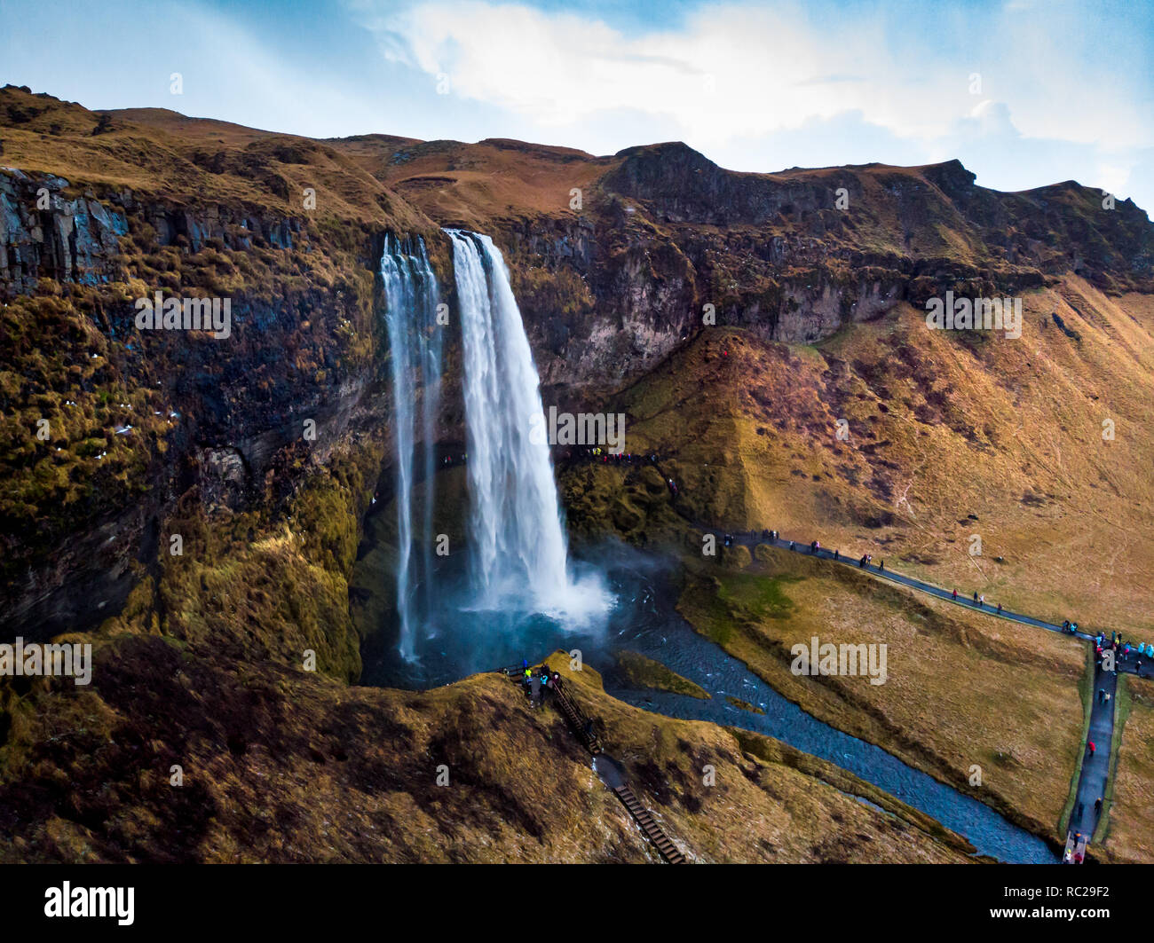 Paisaje de la cascada Seljalandsfoss en Islandia famosa vista aérea Foto de stock